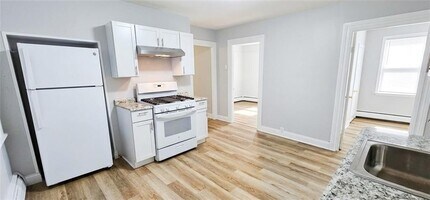 115 Allston St in Providence, RI - Foto de edificio - Building Photo