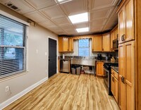 3811 Hayward Ave photo'