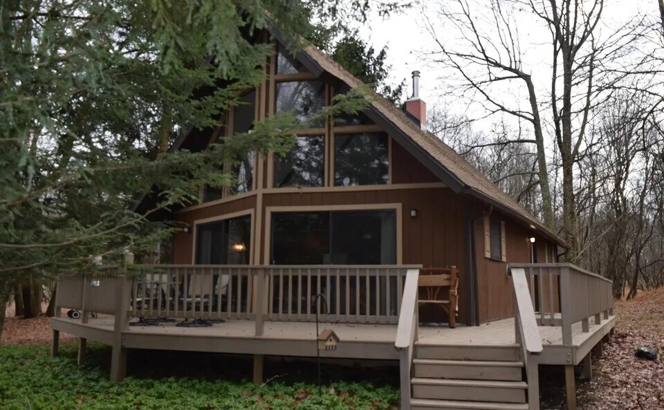 35 Browning Way in Albrightsville, PA - Building Photo