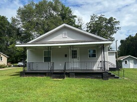 1117 Earl St in Shelby, NC - Building Photo