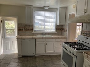 448 N Alta Vista Blvd in Los Angeles, CA - Building Photo - Building Photo