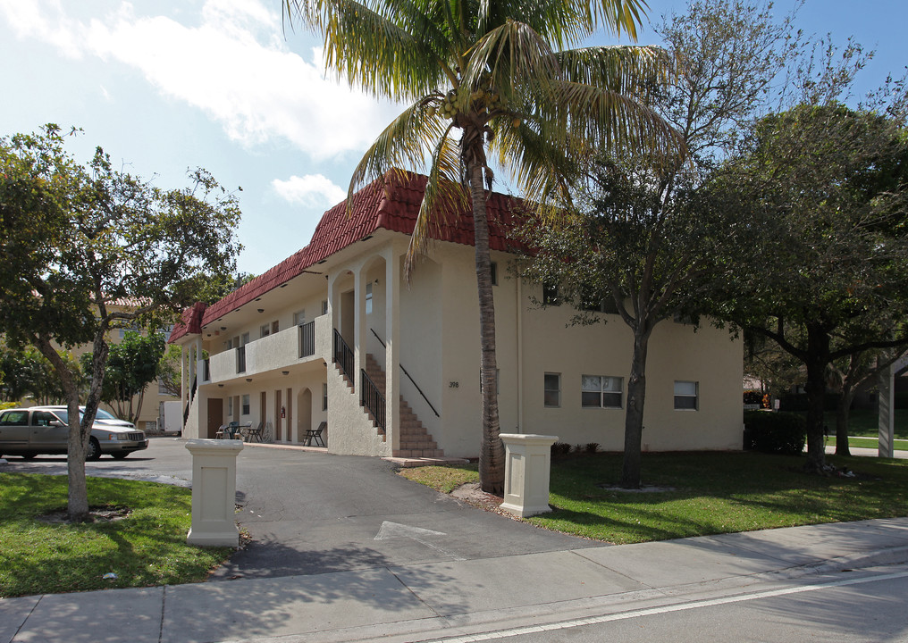 398 W Camino Real in Boca Raton, FL - Building Photo