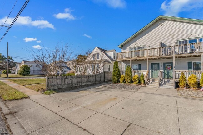 413 W Beach Ave in Brigantine, NJ - Building Photo - Building Photo