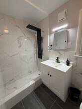 10 E 10th St in Bayonne, NJ - Building Photo - Building Photo