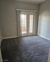 10553 Pine Pointe Ave in Las Vegas, NV - Foto de edificio - Building Photo