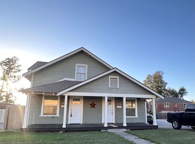 property at 1440 S Evanston Ave
