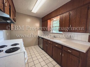 105 Hillside Dr in Alvarado, TX - Building Photo - Building Photo