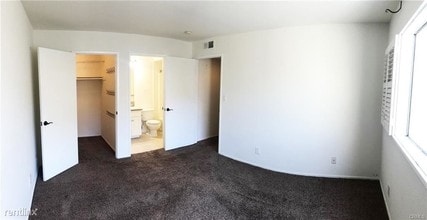 64 Mar Vista Ave-Unit -Apt 234 in Pasadena, CA - Foto de edificio - Building Photo