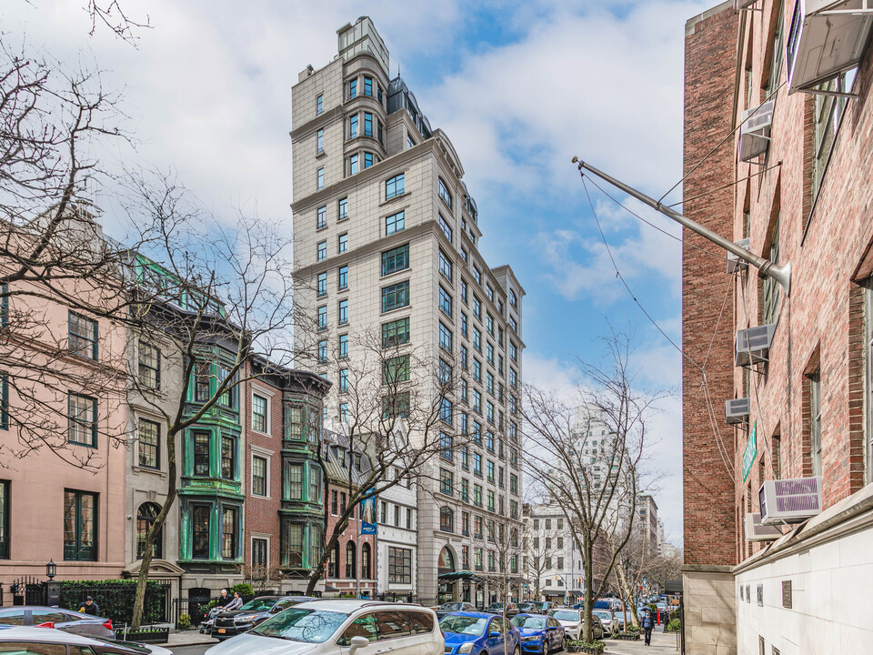 The Touraine in New York, NY - Foto de edificio