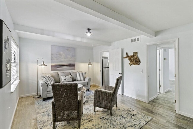 400 William Hilton Pkwy in Hilton Head Island, SC - Building Photo - Building Photo