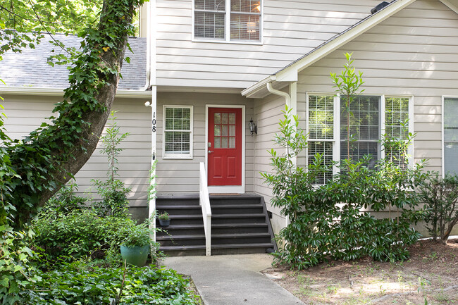 108 Mallard Ct in Chapel Hill, NC - Building Photo - Building Photo