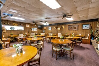 2414 S Gordon St in Alvin, TX - Building Photo - Building Photo