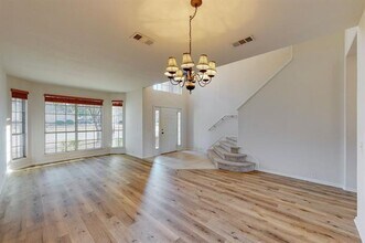 611 Blue Sky Dr in Arlington, TX - Building Photo - Building Photo