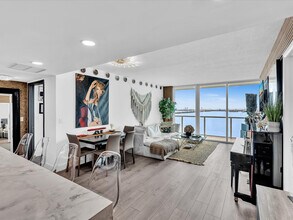 665 NE 25th St in Miami, FL - Building Photo - Building Photo