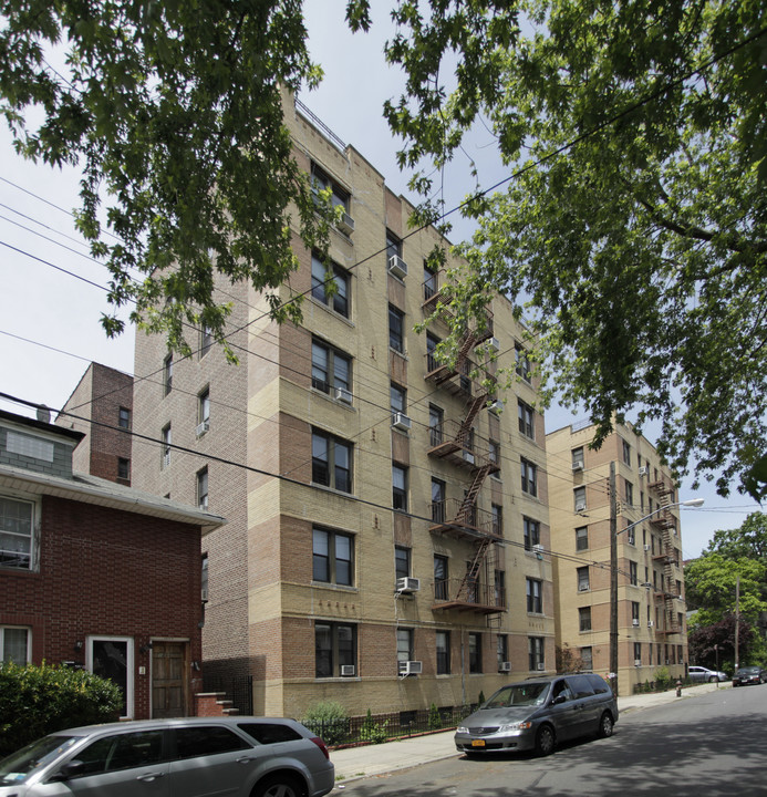 1440 E 14th St in Brooklyn, NY - Building Photo