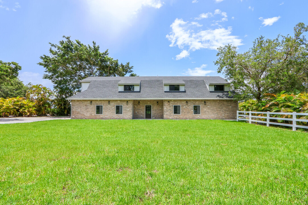 17120 Jupiter Farms Rd in Jupiter, FL - Building Photo