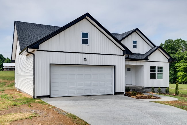 644 S Tunnel Rd in Gallatin, TN - Foto de edificio - Building Photo