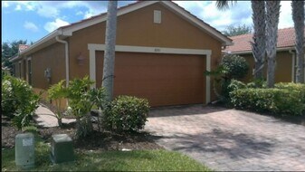 18261 Minorea Ln in Lehigh Acres, FL - Building Photo