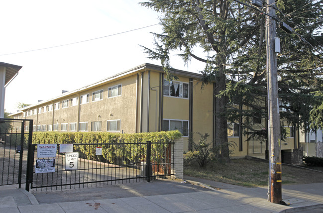 39th Avenue Apartments in Oakland, CA - Building Photo - Building Photo