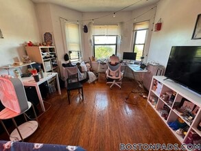 4.5 Centre St in Boston, MA - Building Photo - Building Photo