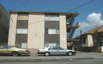 1515-1525 38th Ave in Oakland, CA - Foto de edificio - Building Photo