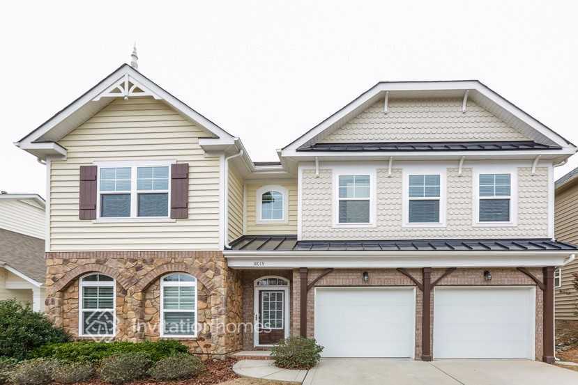 8013 Whitehawk Hill Rd in Waxhaw, NC - Building Photo