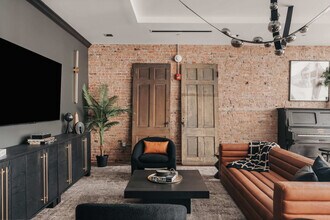 240 Rep. John Lewis Way N in Nashville, TN - Foto de edificio - Building Photo