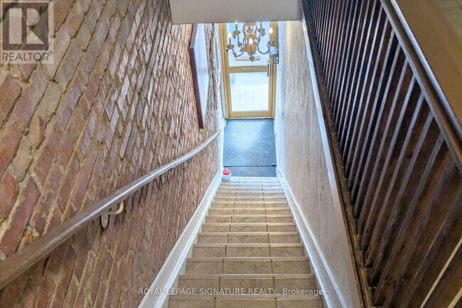 784 College St in Toronto, ON - Building Photo - Building Photo