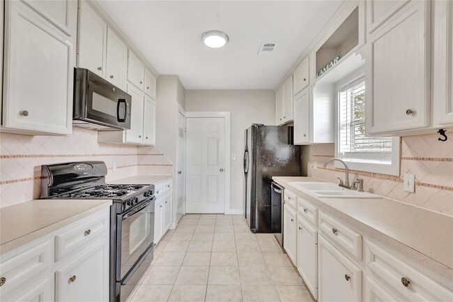 222 Moody St in Houston, TX - Foto de edificio - Building Photo