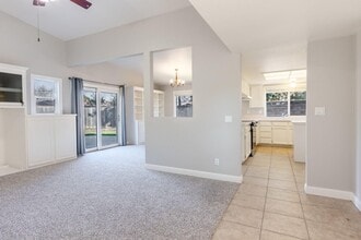 8916 Red Leaf Way in Sacramento, CA - Building Photo - Building Photo