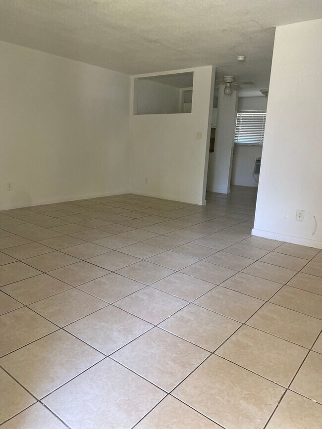 921 SW 15th Ave in Fort Lauderdale, FL - Building Photo - Building Photo
