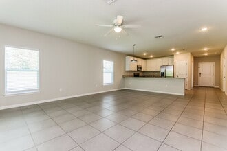 348 Colony Ct in Poinciana, FL - Building Photo - Building Photo