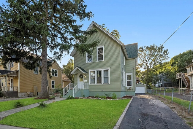 property at 628 S Liberty St