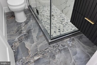 6 Ryan Rd in Cranbury, NJ - Foto de edificio - Building Photo