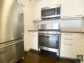 EAST 63 STREET in New York, NY - Foto de edificio - Building Photo