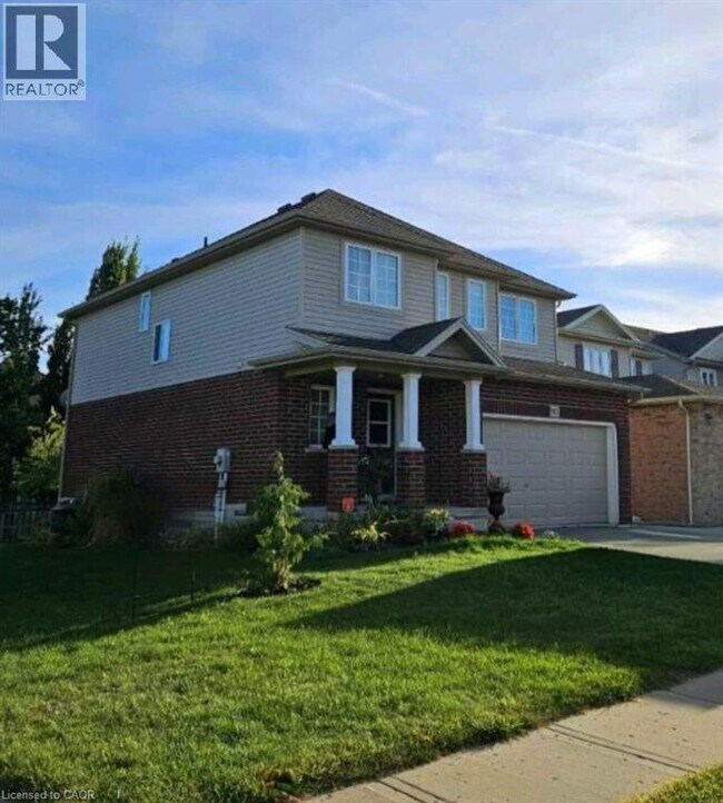 907 Frontenac Crescent in Woodstock, ON - Building Photo - Building Photo