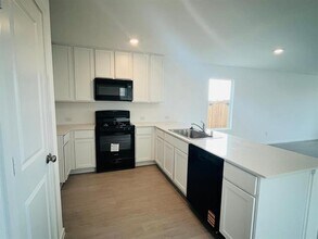 12168 Morgan Dr in Aubrey, TX - Building Photo - Building Photo