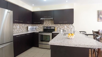 30 Earl Grey Cres in Brampton, ON - Building Photo - Building Photo