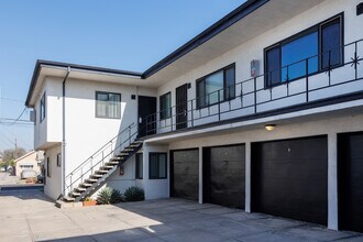 2828 E 6th St in Long Beach, CA - Foto de edificio - Building Photo