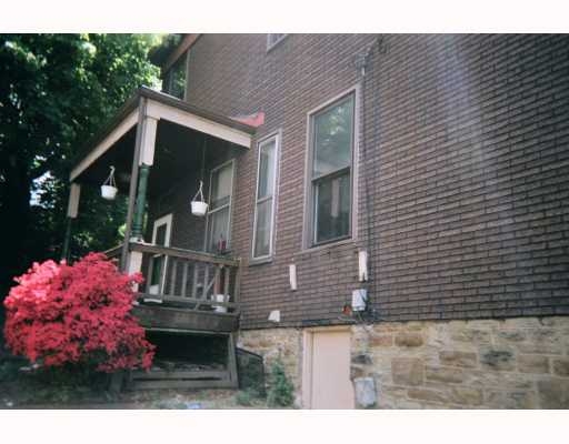 3028 Huxley St in Pittsburgh, PA - Foto de edificio