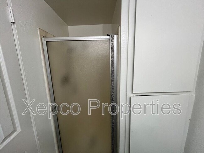 556 E Chuckwalla Rd in Palm Springs, CA - Building Photo - Building Photo