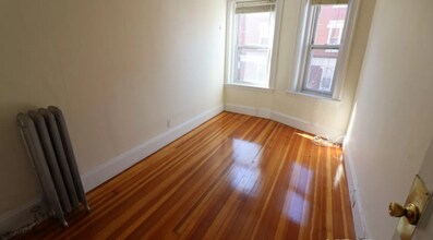11 Barrows St, Unit 01 in Boston, MA - Building Photo - Building Photo