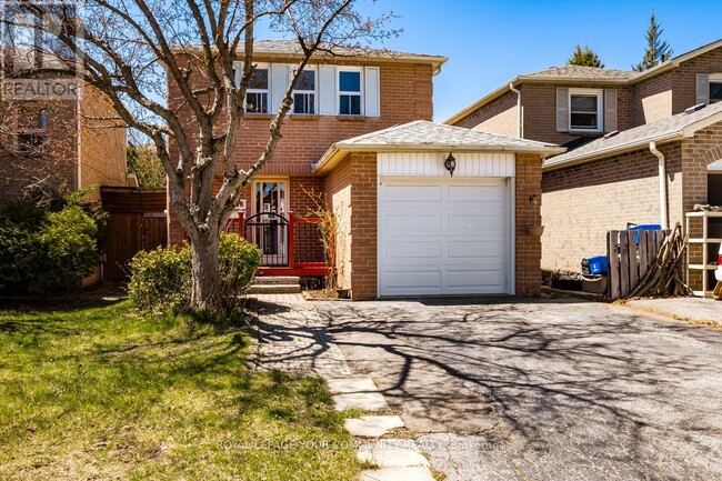 146 Radford Dr in Ajax, ON - Building Photo - Building Photo