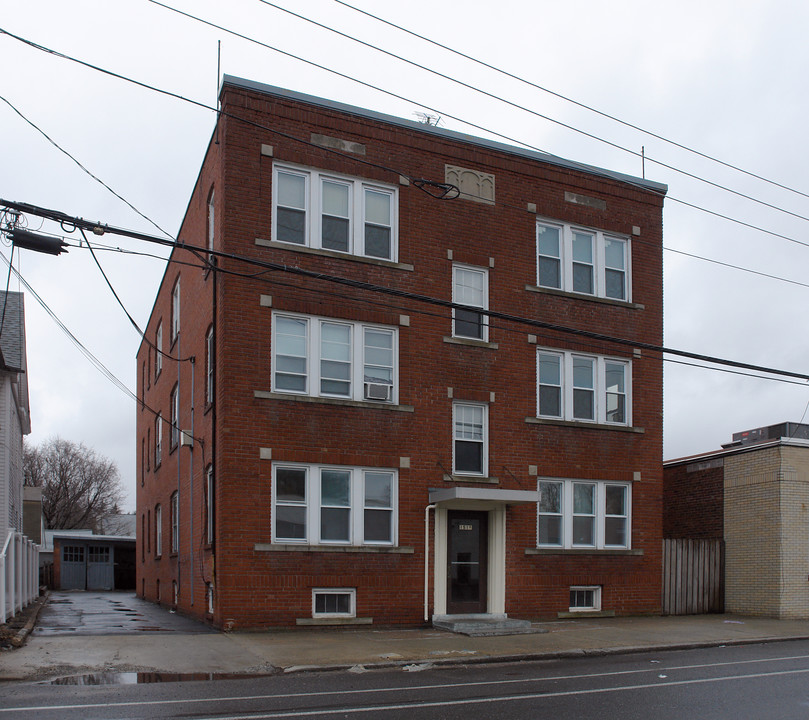 1518 Dwight St in Holyoke, MA - Building Photo