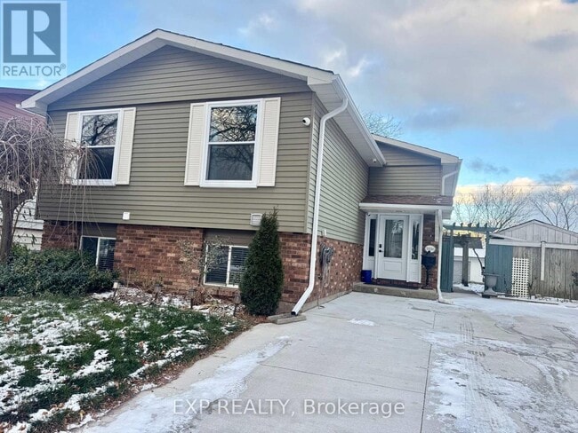 property at 3816 Panama Ct