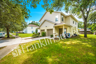 Pine Landing Villas LP in Seffner, FL - Foto de edificio - Building Photo