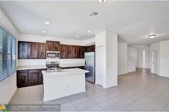 3313 NW 11th Ave in Pompano Beach, FL - Building Photo - Building Photo