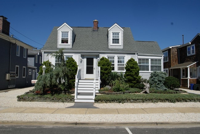 property at 23 Bond Ave