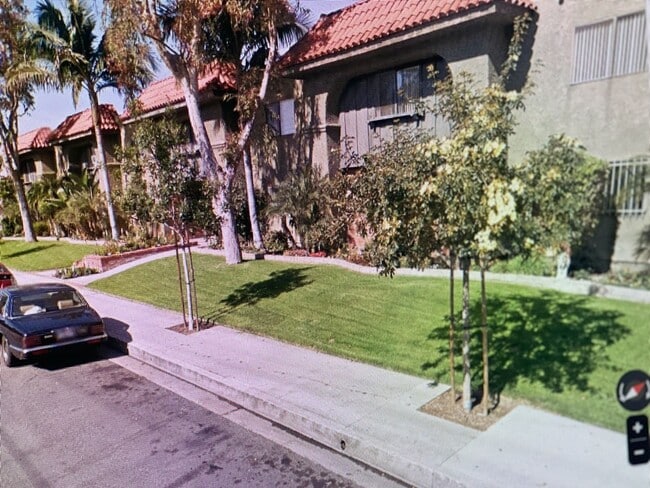 120 - 801 E Palmer Ave in Glendale, CA - Building Photo - Building Photo