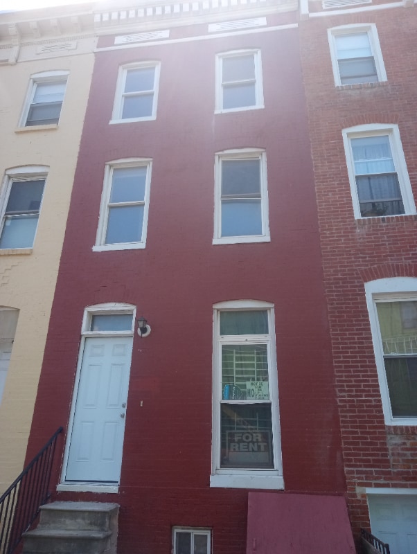 property at 615 E Chase St